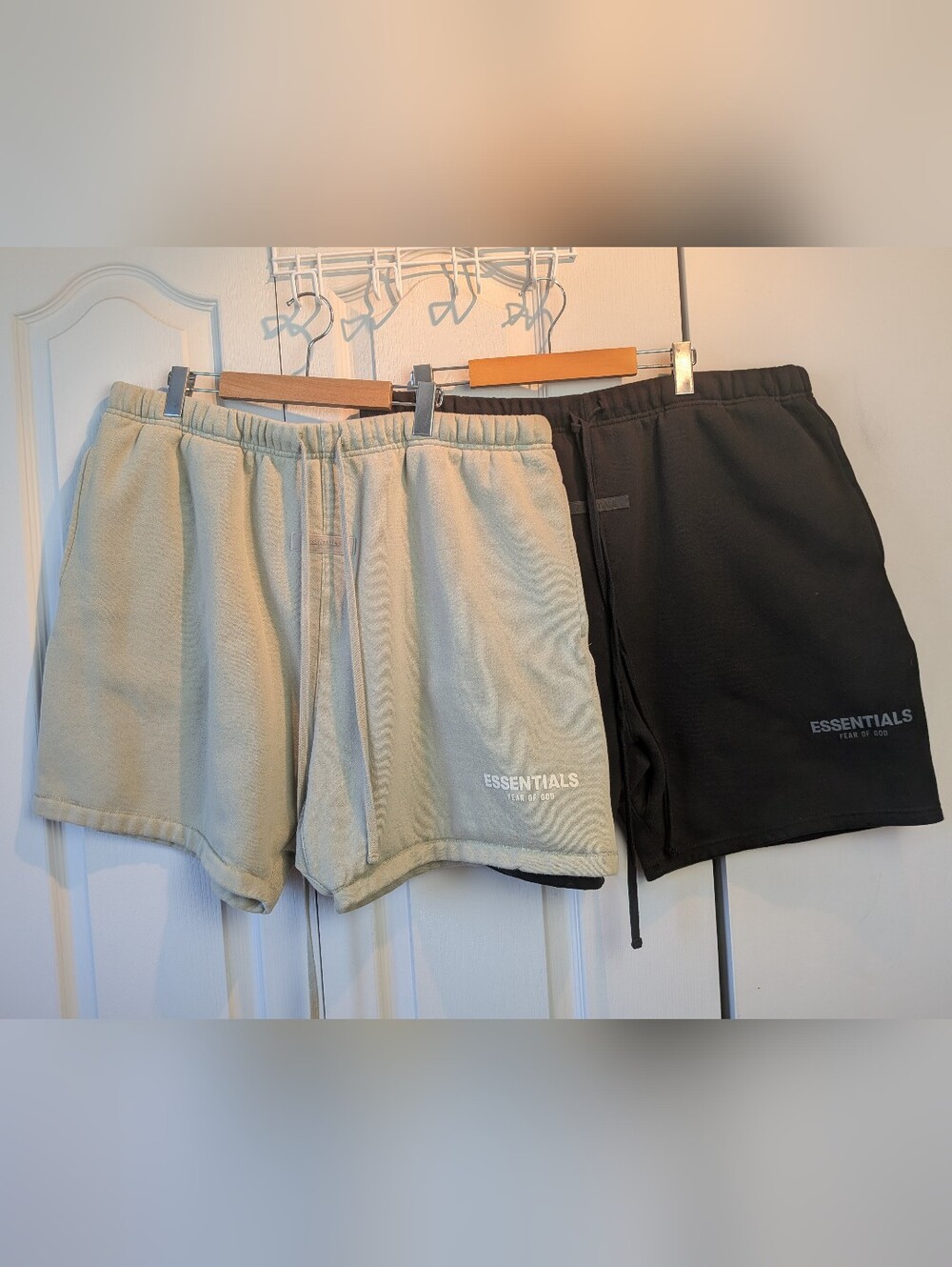 BUNDLE 2 Shorts ESSENTIALS Fear Of God For Men Size XXL Green And Black Pockets